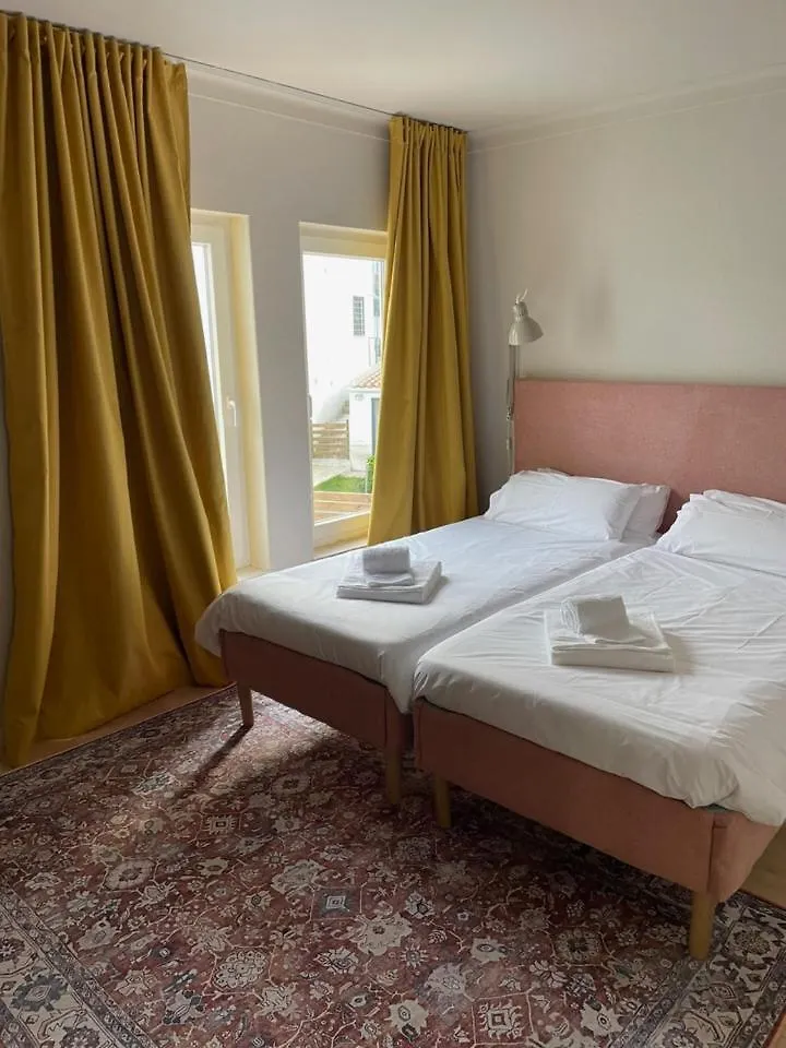 Retreat Villa, Full Amenities, Up To 40Ppl Lisboa 0*,  Portugal
